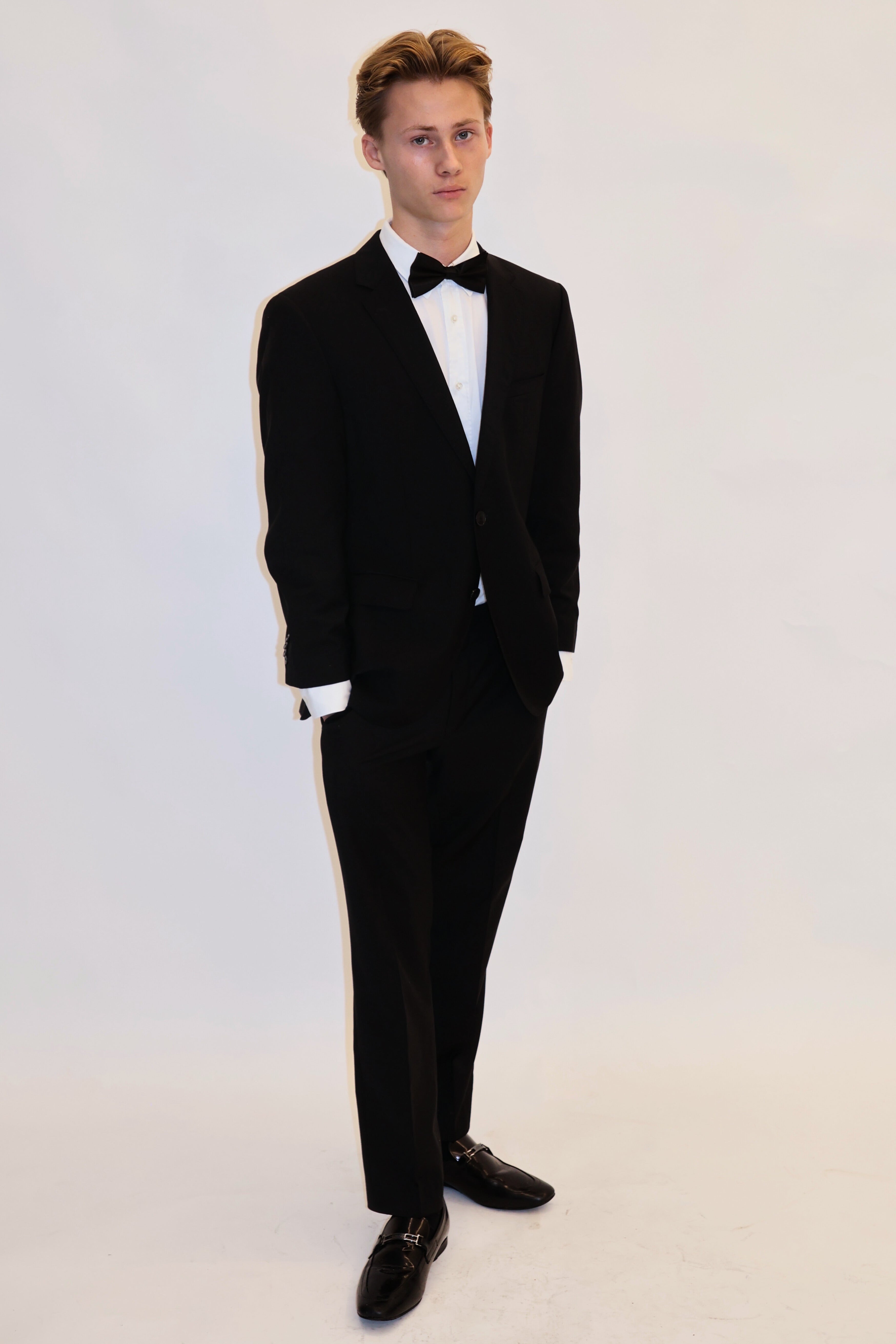 Hugo Boss Sort – 44